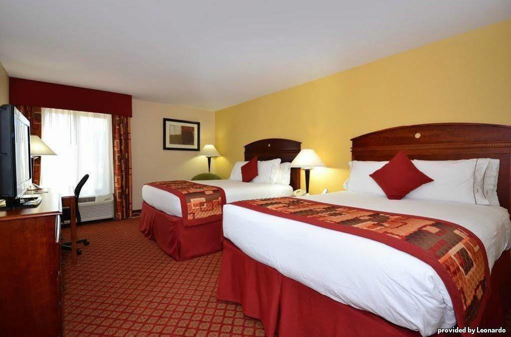 Best Western Plus Kansas City Airport - Kci East Dış mekan fotoğraf